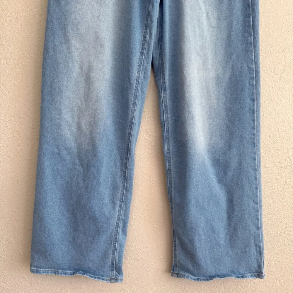 Old Navy Wow Wide Leg High Rise Jeans Light Wash Blue Denim 10